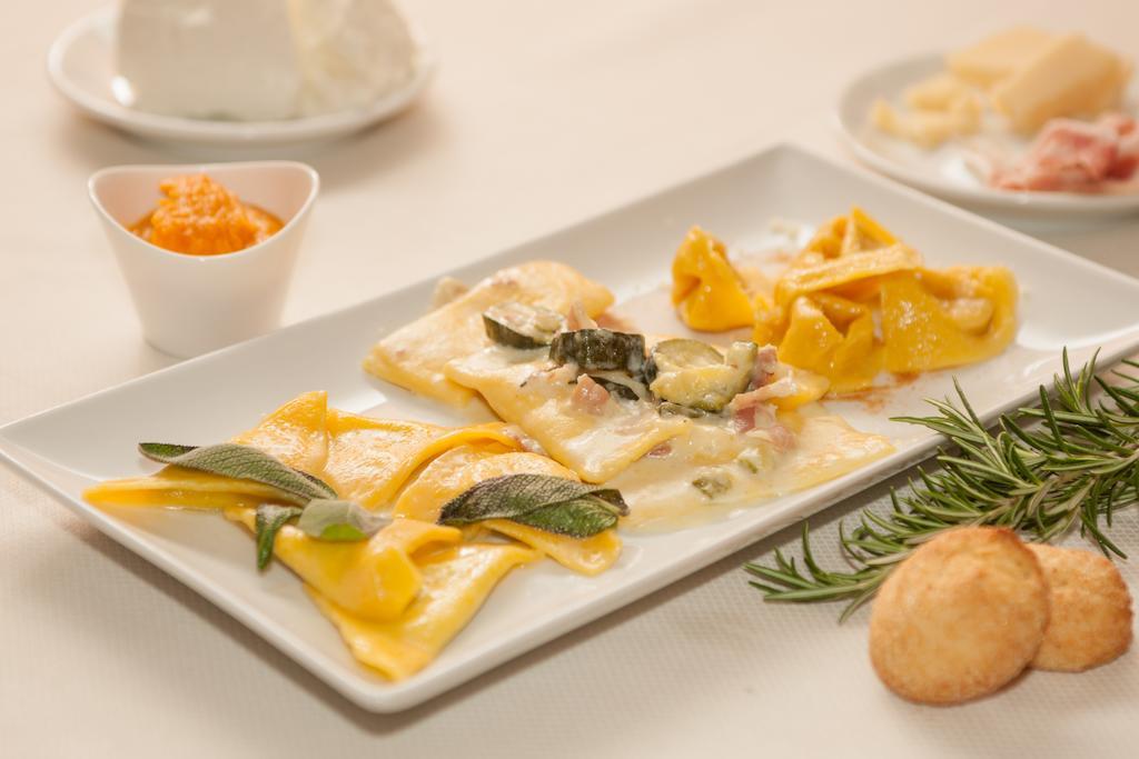 Albergo Ristorante Il Ponte Castiglione dei Pepoli Buitenkant foto